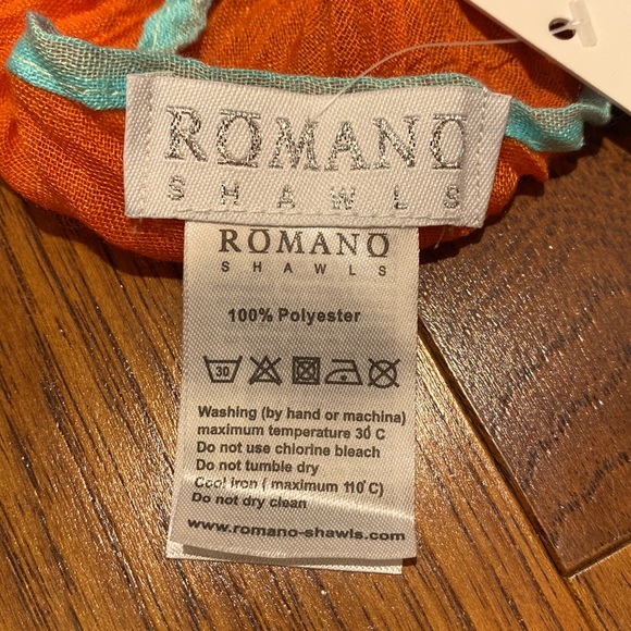 Orange shawl/scarf - Picture 5 of 6